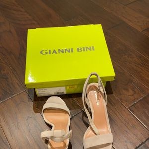 Gianni Bini block heels